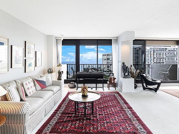 3rd image of 4005 Gulf Shore BLVD N #1001