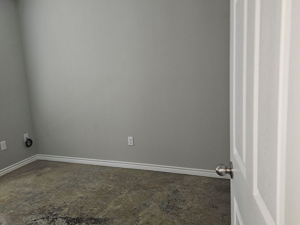 2nd image of 415 25th St NE