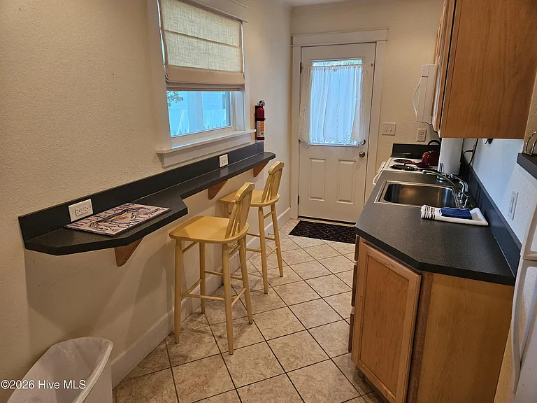 124 Sunset Ln — Photo 5