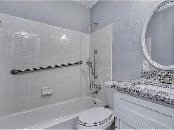 2nd image of 1319 West Ave