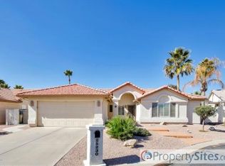 25230 S Queen Palm Dr, Sun Lakes, AZ 85248