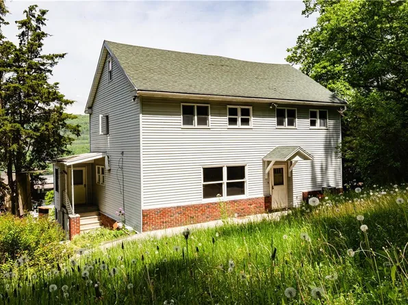 360 W Water St, Lansford, PA 18232