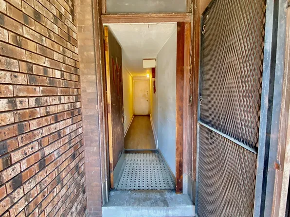 2532 S Broad St, Philadelphia, PA