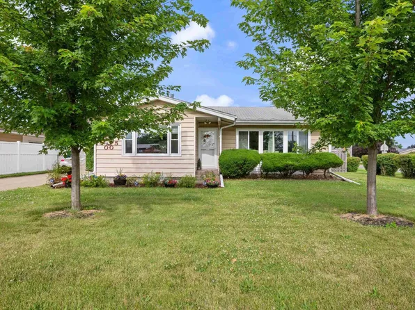 3005 7th St, East Moline, IL 61244