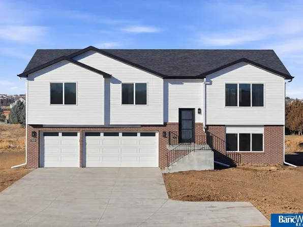 5024 N 35th Ct, Lincoln, NE 68504