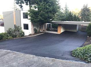 9901 SE Shoreland Dr, Bellevue, WA 98004