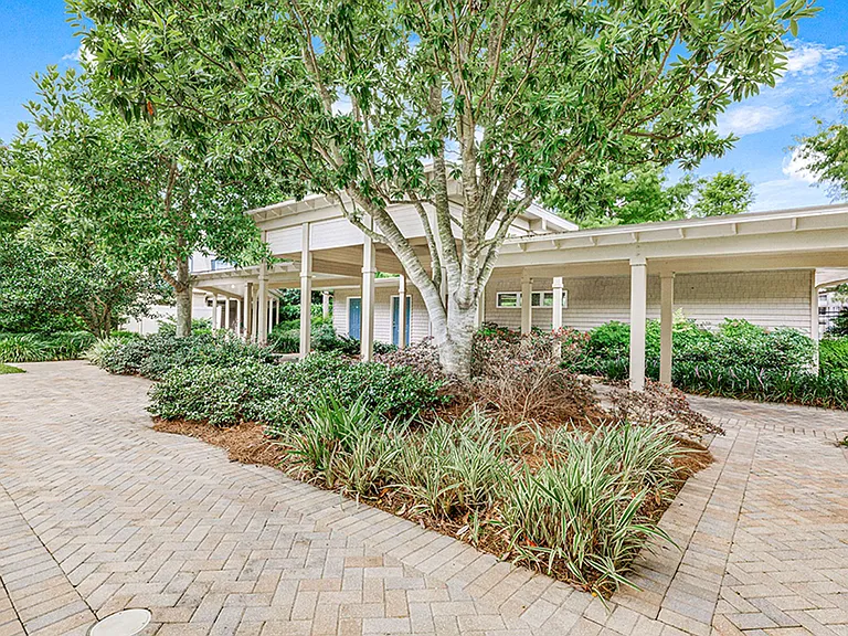 Park Oaks — Photo 22