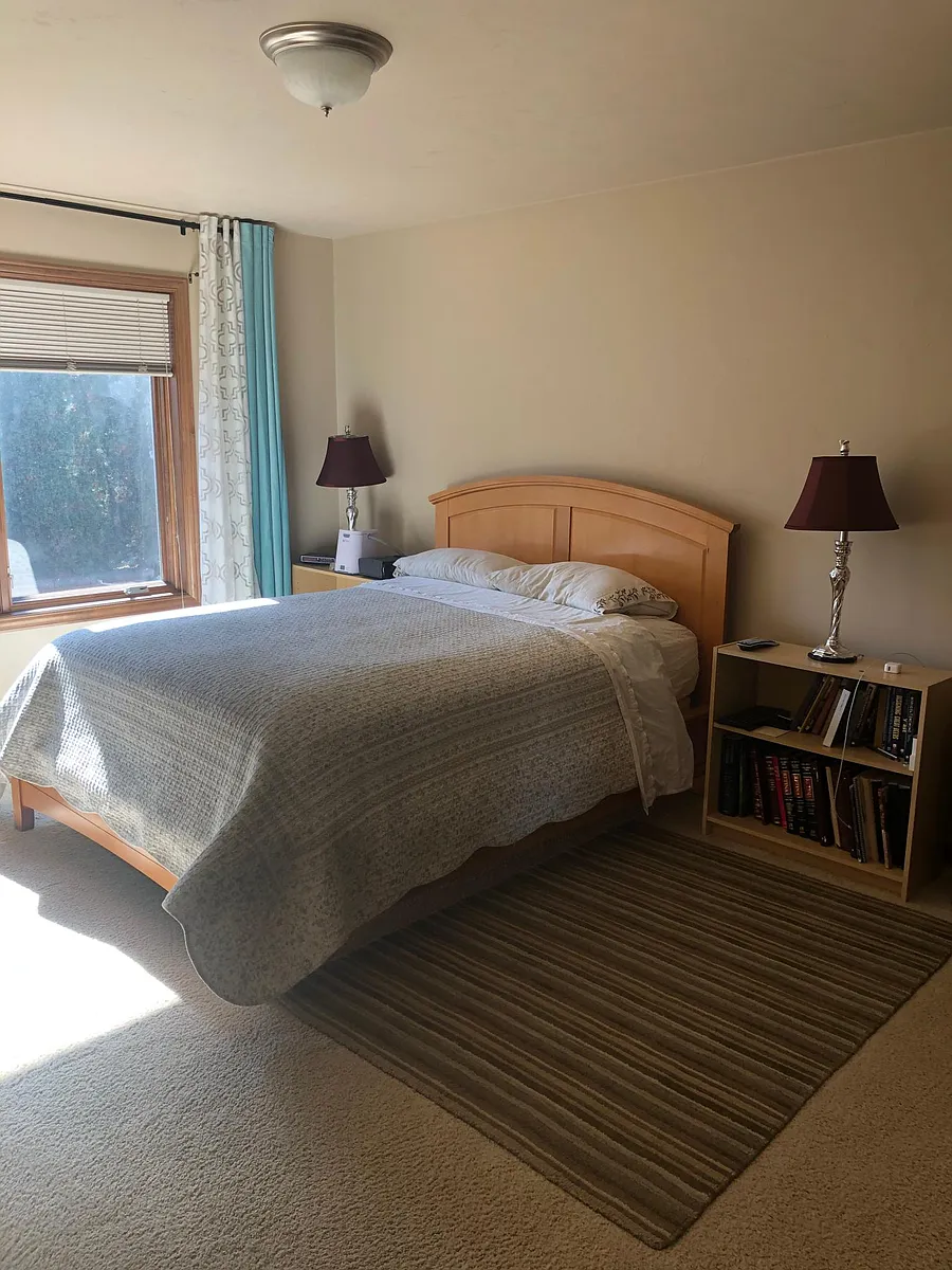 Master bdrm. Has walk in closet as well as the large bedroom on the lower level. - 4087 Ponce De Leon Blvd
