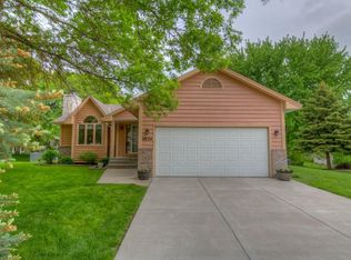 4824 Aspen Dr, Savage, MN 55378