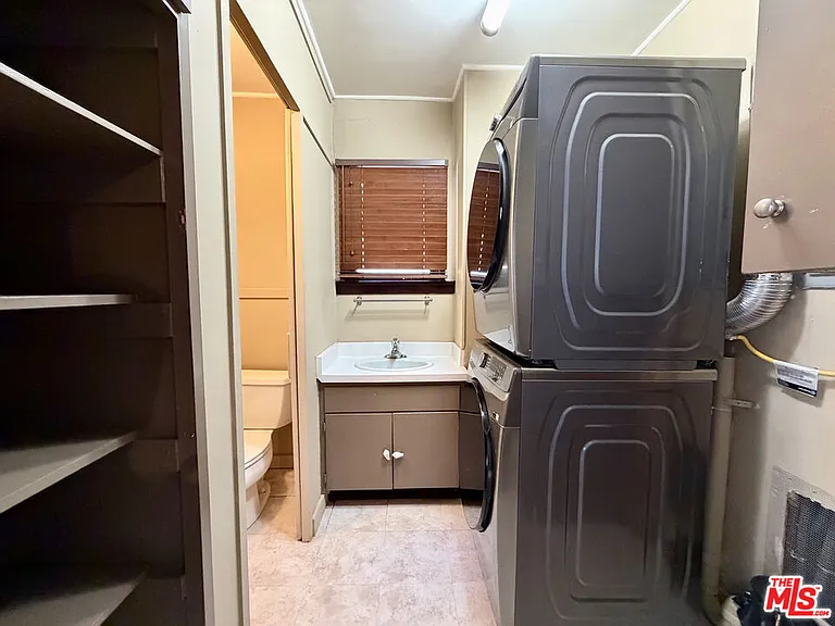 6871 Pacific View Dr — Photo 13