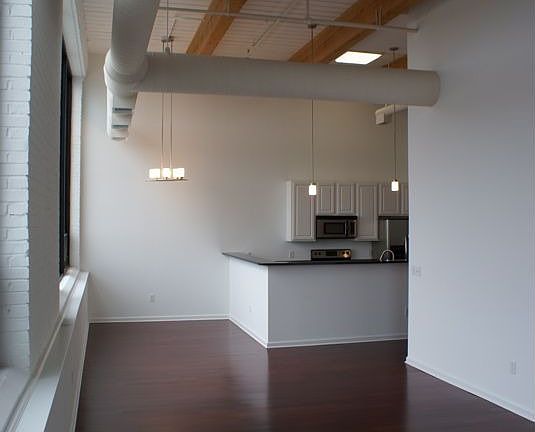 2nd image of 630 N College Ave APT 206