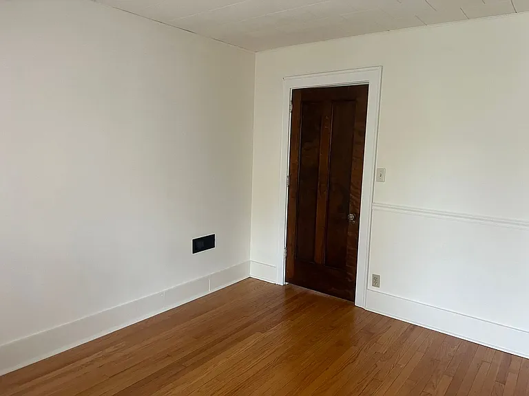 240 W Locust St — Photo 17