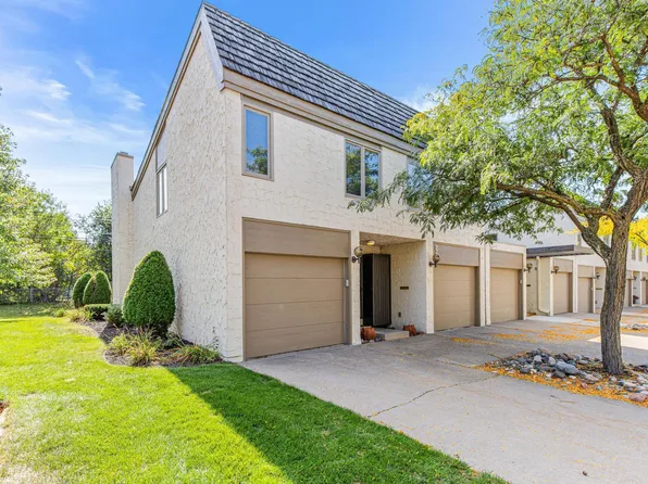3777 Towndale Dr, Bloomington, MN 55431