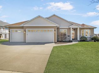 905 S 2nd St, Mount Horeb, WI 53572