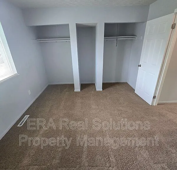 1718 Carstare Dr — Photo 10