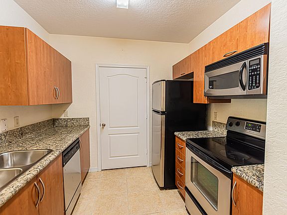 5th image of 160 SW Peacock Boulevard #31-205