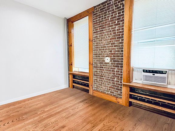 3rd image of 5 King St APT 2w