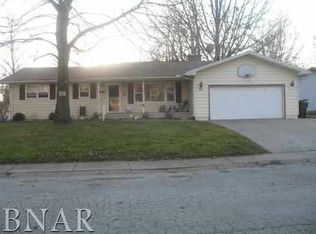 41 Park Ln, Clinton, IL 61727