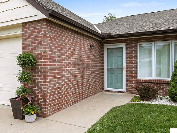 3rd image of 3400 Glenhaven Pl