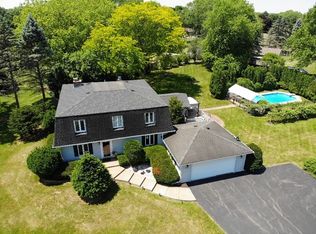 26440 N Cherrywood Ln, Wauconda, IL 60084