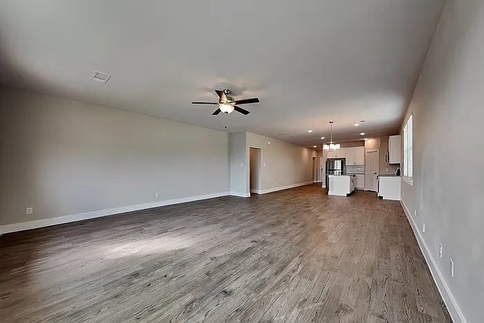 4 bed, 2.0 bath, 2008 sqft, $2,195 — Photo 3