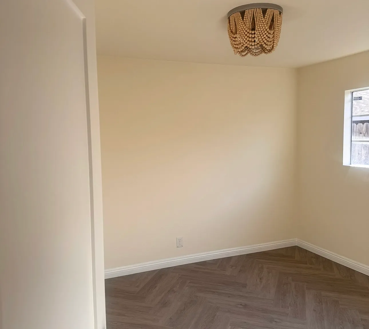 2 bed, 900 sqft, $2,400 — Photo 2