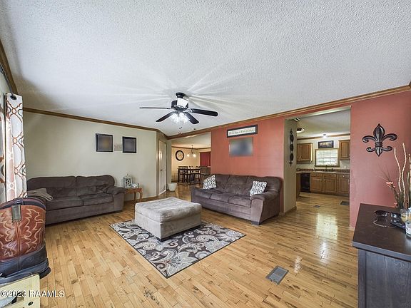 2nd image of 182 Horseshoe Loop