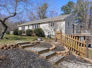 20 Lakeshore Dr, Pembroke, MA 02359