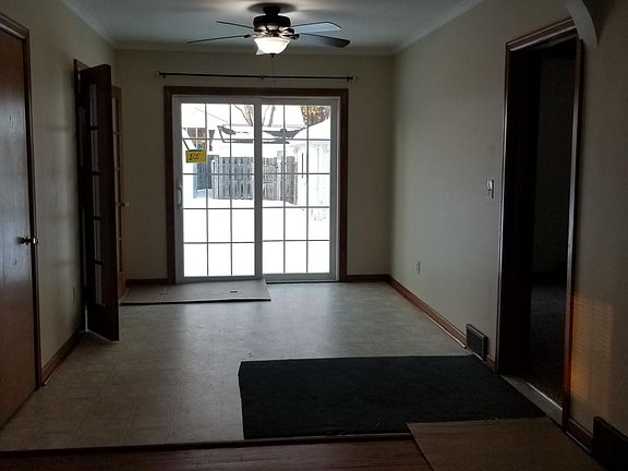 3rd image of 430 Brown St