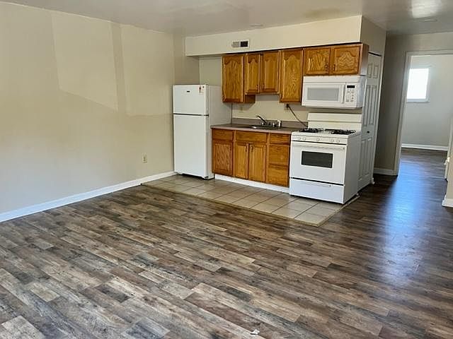 1st image of 1100 Oneil Blvd #14
