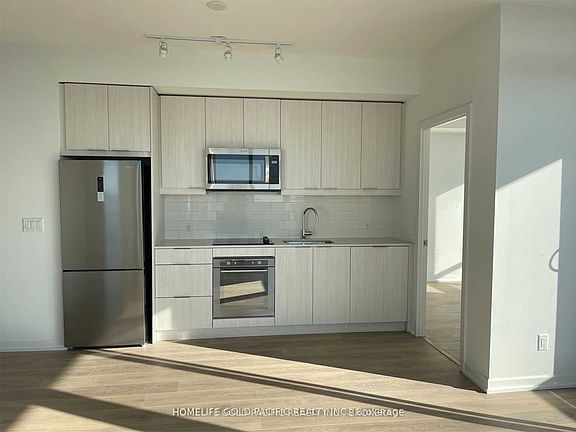 2nd image of 32 Forest Manor Rd #2310