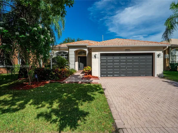 1123 NW 131st Ave, Pembroke Pines, FL 33028