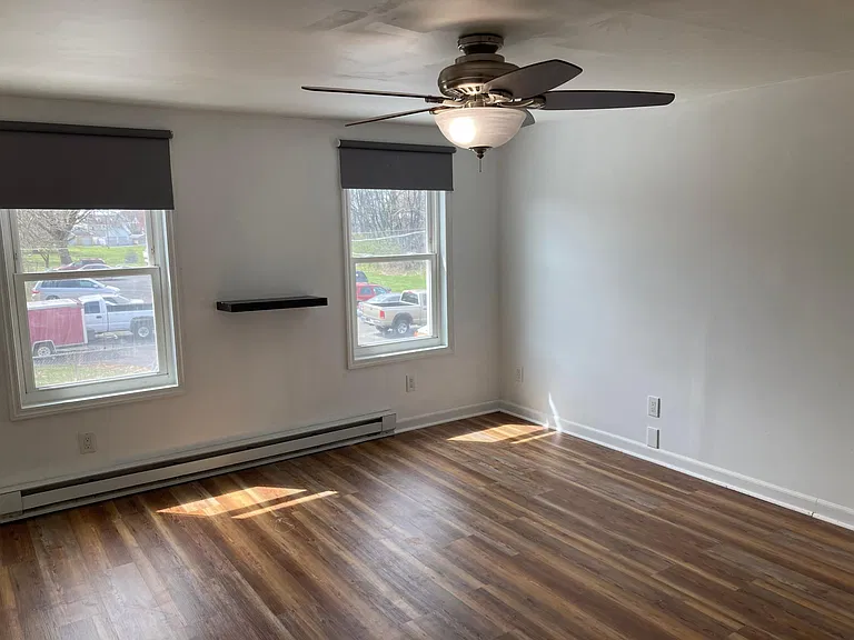 319 Penn St — Photo 12
