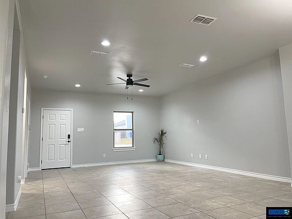 4th image of 5801 Moses Loop