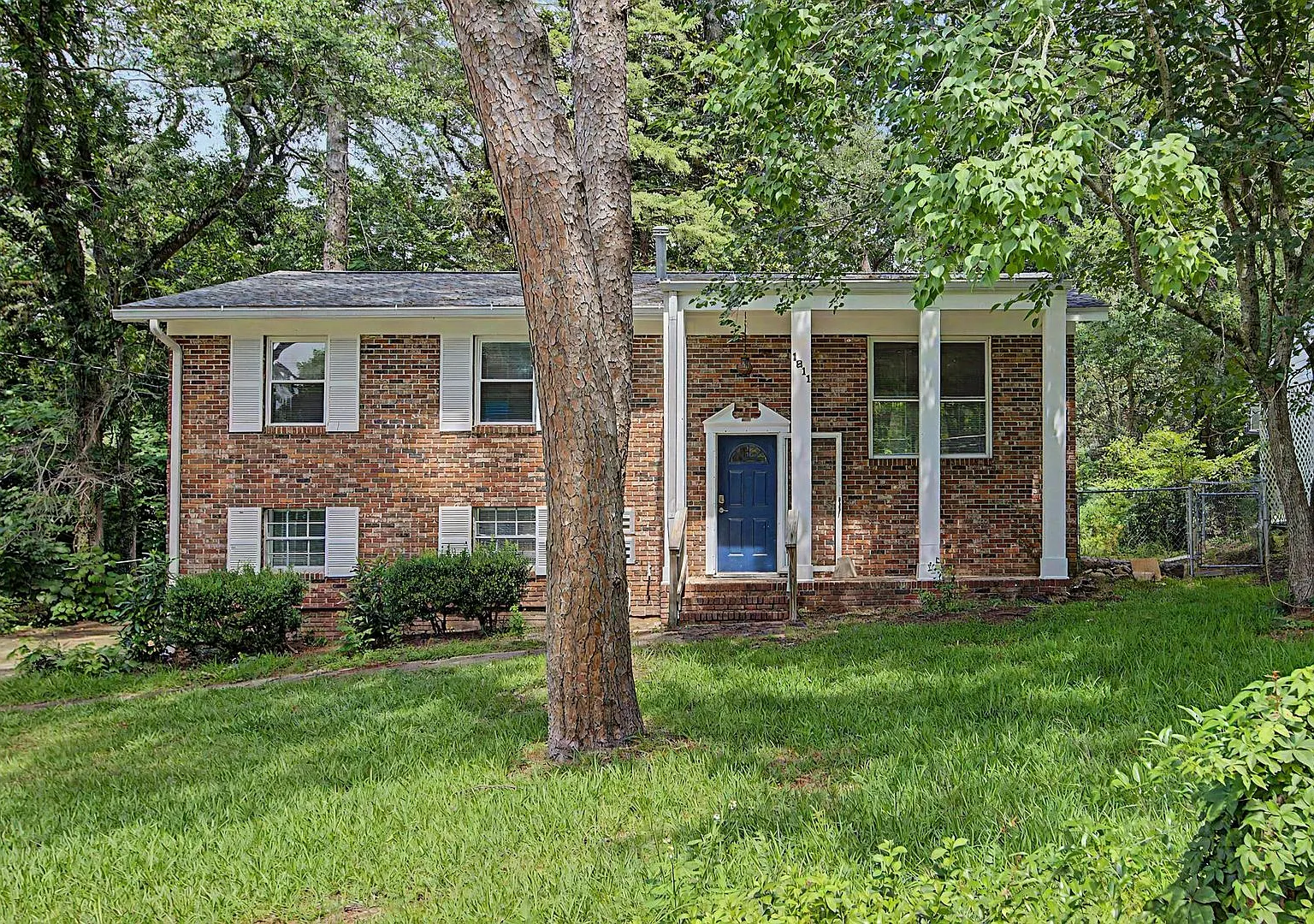 Large Renovated Home In Town — Photo 1
