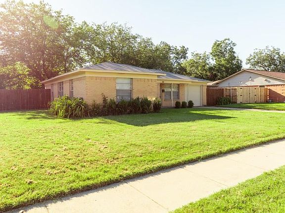 3rd image of 5113 Roberta Dr