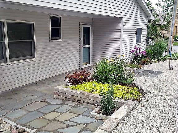 3rd image of 4241 Causeway Dr NE