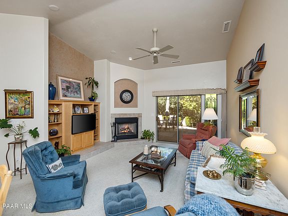 3rd image of 2406 Sequoia Dr
