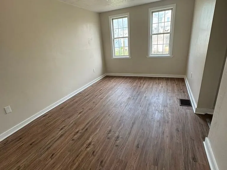 1124 Race St — Photo 10