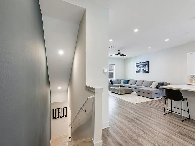 987 E Mason Ln #130 — Photo 13