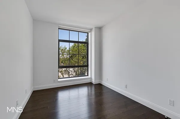 Rented by MNS Marketing | media 4