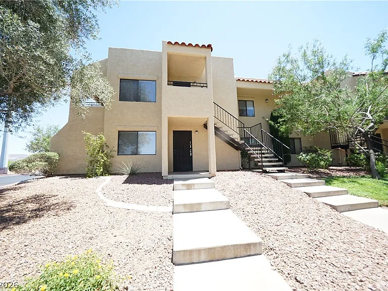 601 Cabrillo Cir #103 — Photo 3