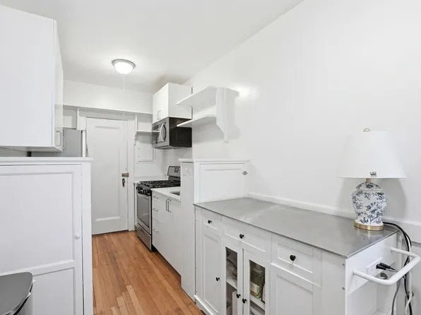 90 Kilsyth Rd APT 32, Brighton, MA 02135