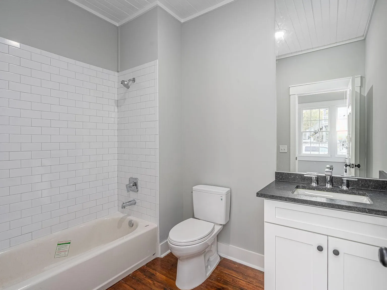 2 bed, 900 sqft, $2,000 — Photo 4