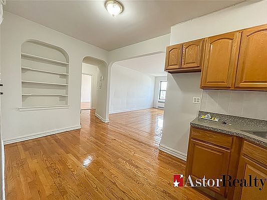 5th image of 3174 29th St #G