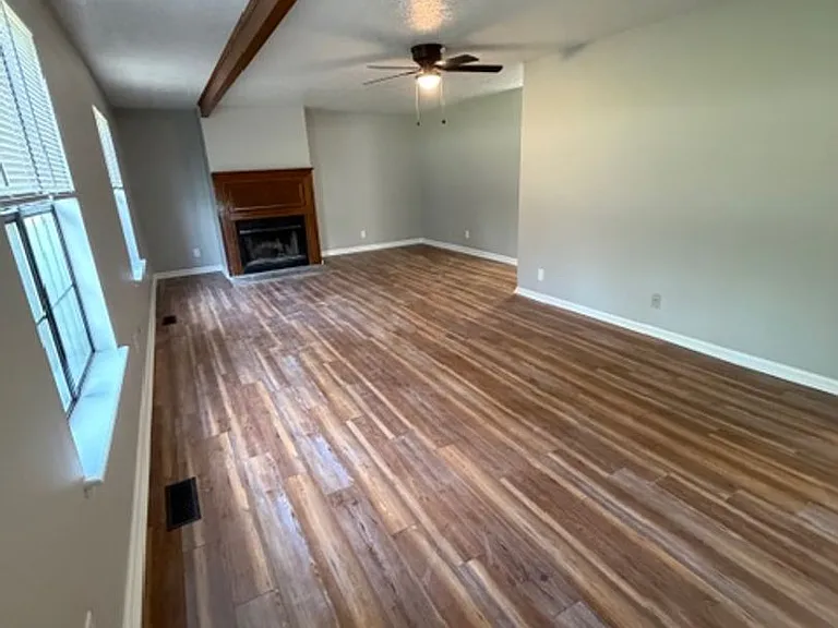 431 Sentry Oaks Dr — Photo 4