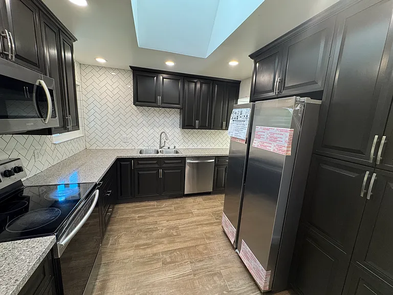 1126 Steinway Ave — Photo 8