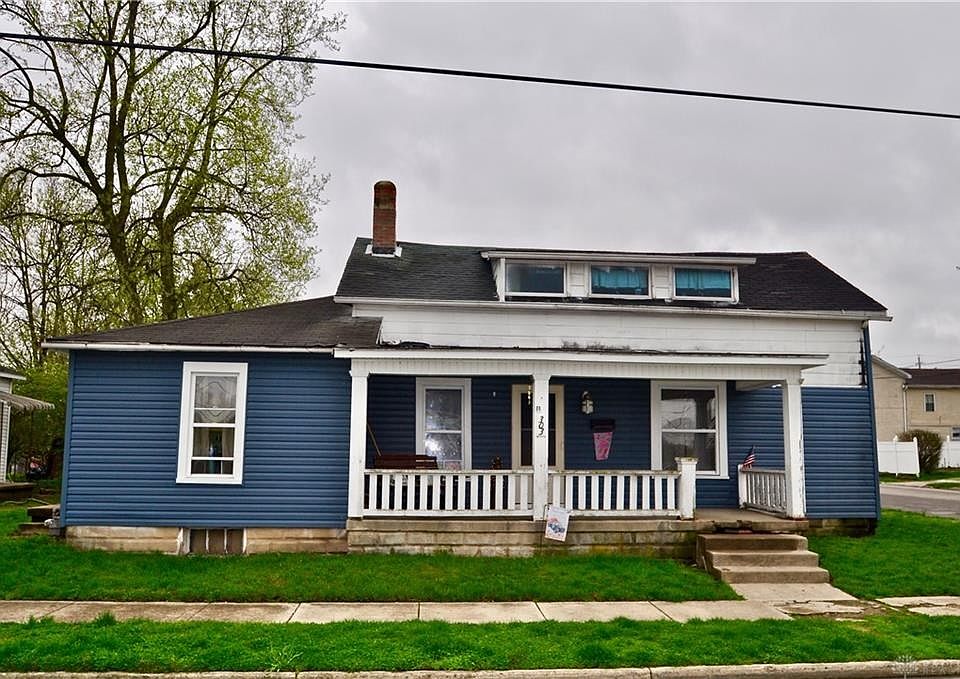 1st image of 303 E North St