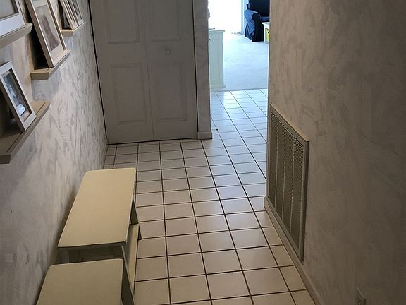 5th image of 217 Belvedere Terrace Dr APT 4