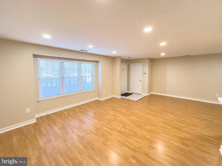 806 Wharton Rd — Photo 5